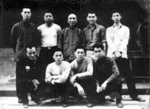 Chow Tsen Tsuen con Ip Man Primero de la Izquierda abajo.